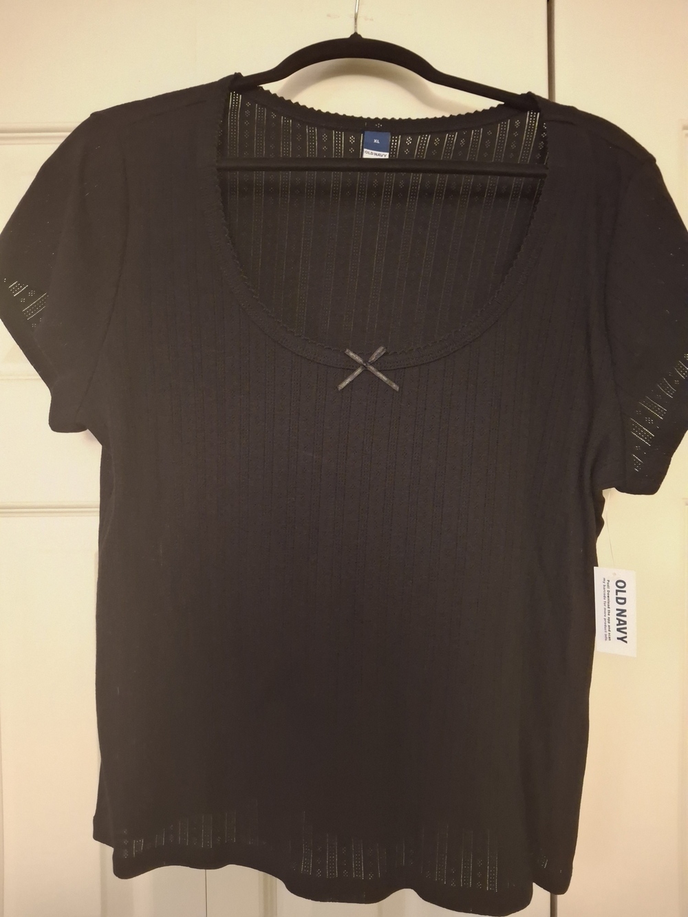 Old Navy Black Scoop-Neck Short Sleeve Top with Bow Accent